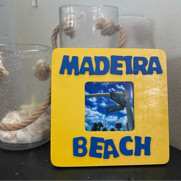 LIMITED TIME $5 ITEM!! Madeira Beach Photo Frame - Picture 1 of 1